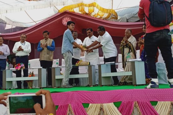 Second Topper felicitation at Nanded.jpg picture